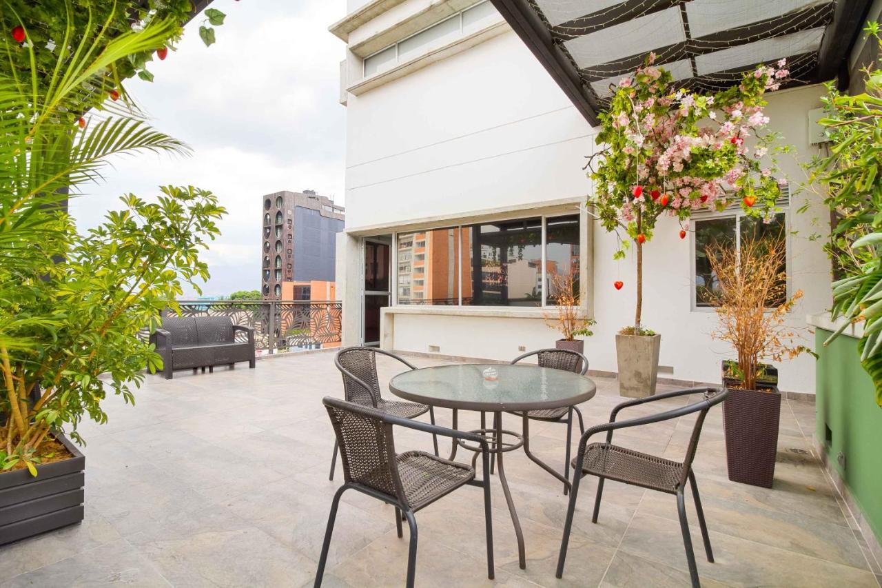 Camelot Apartahotel Medellín Exterior foto